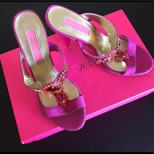 Betsey Johnson fuchsia hot pink heeled sandals